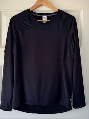 Champion C9 Women’s Black Long-Sleeve Athletic Running Shirt w/ Thumb Holes.